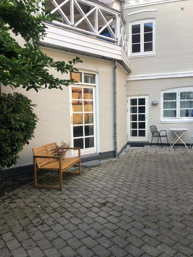 Nyrenoveret Charmerende Lejlighed I Odense C! Apartment Exterior photo